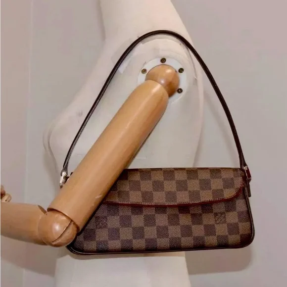 LOUIS VUITTON Damier Ebene Recoleta Shoulder/ Handbag
PRISTINE CONDITION - Picture 2 of 15